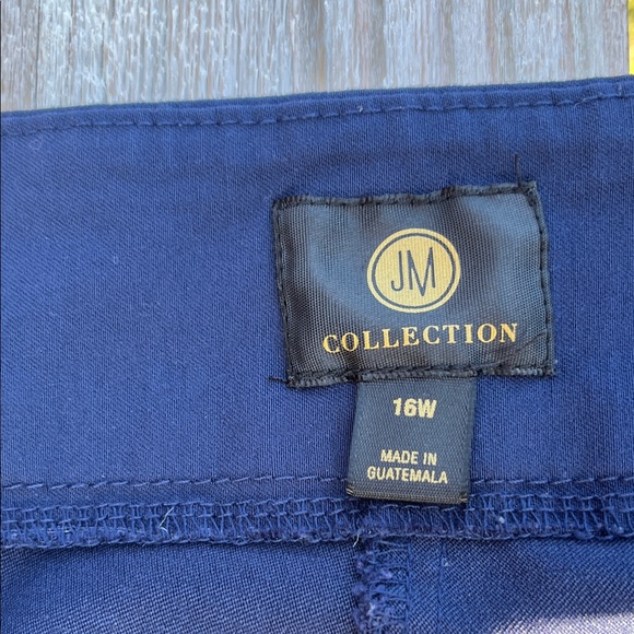 JM Collection Navy Cropped Pants - Picture 3 of 7